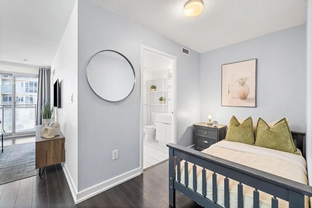 Spacious Bright & Sunlit Condo Near Rogers & Scotia Arena Toronto Canada